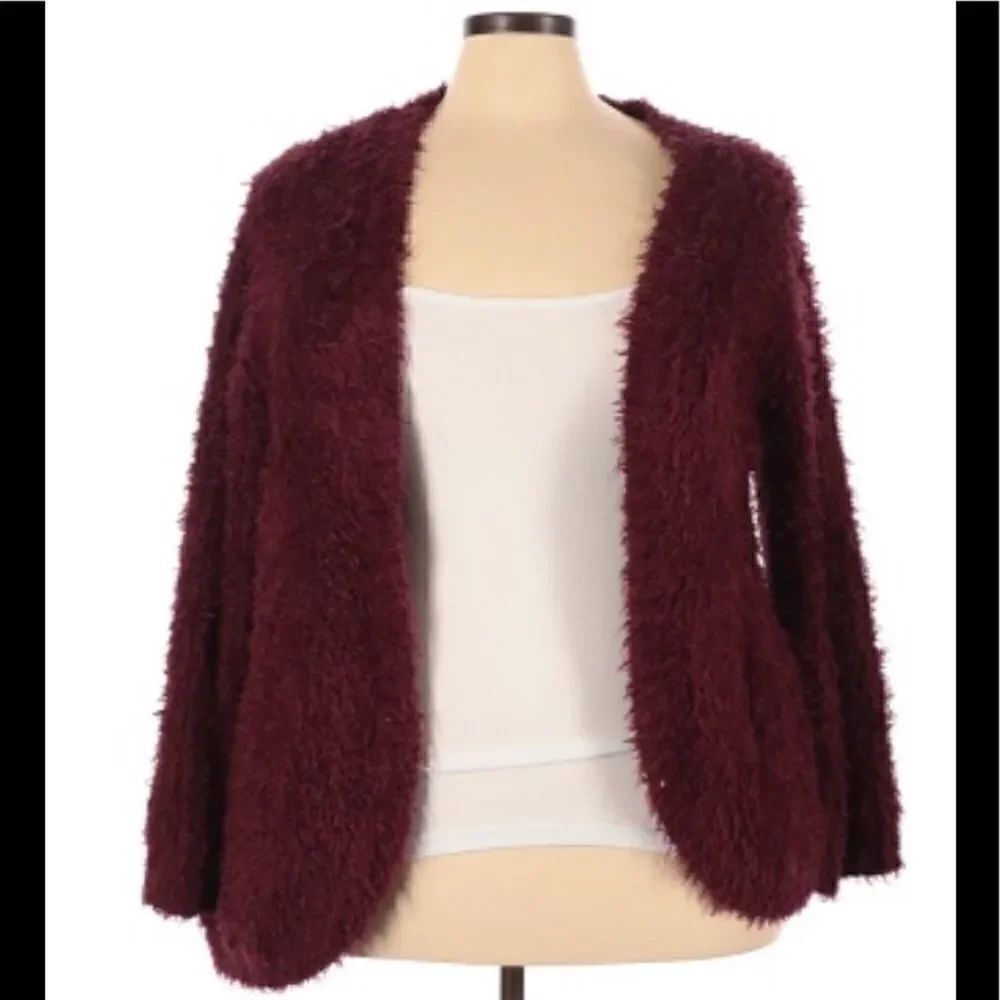 Kensie burgundy eyelash cardigan sz large